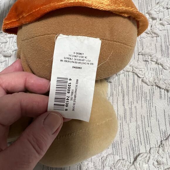 Disney Store Exclusive Doc Plush Snow White and the Seven Dwarfs - Picture 4 of 6